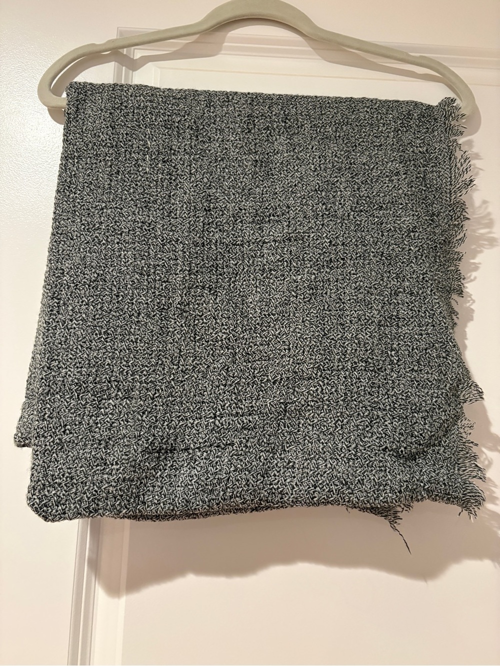 Old Navy Gray Knit Scarf With Fringe Detail
